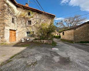 Vista exterior de Finca rústica en venda en Beasain amb Jardí privat i Traster