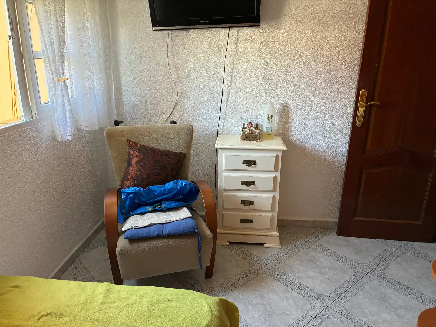 Habitación de Piso en venta en Los Barrios con Amueblado