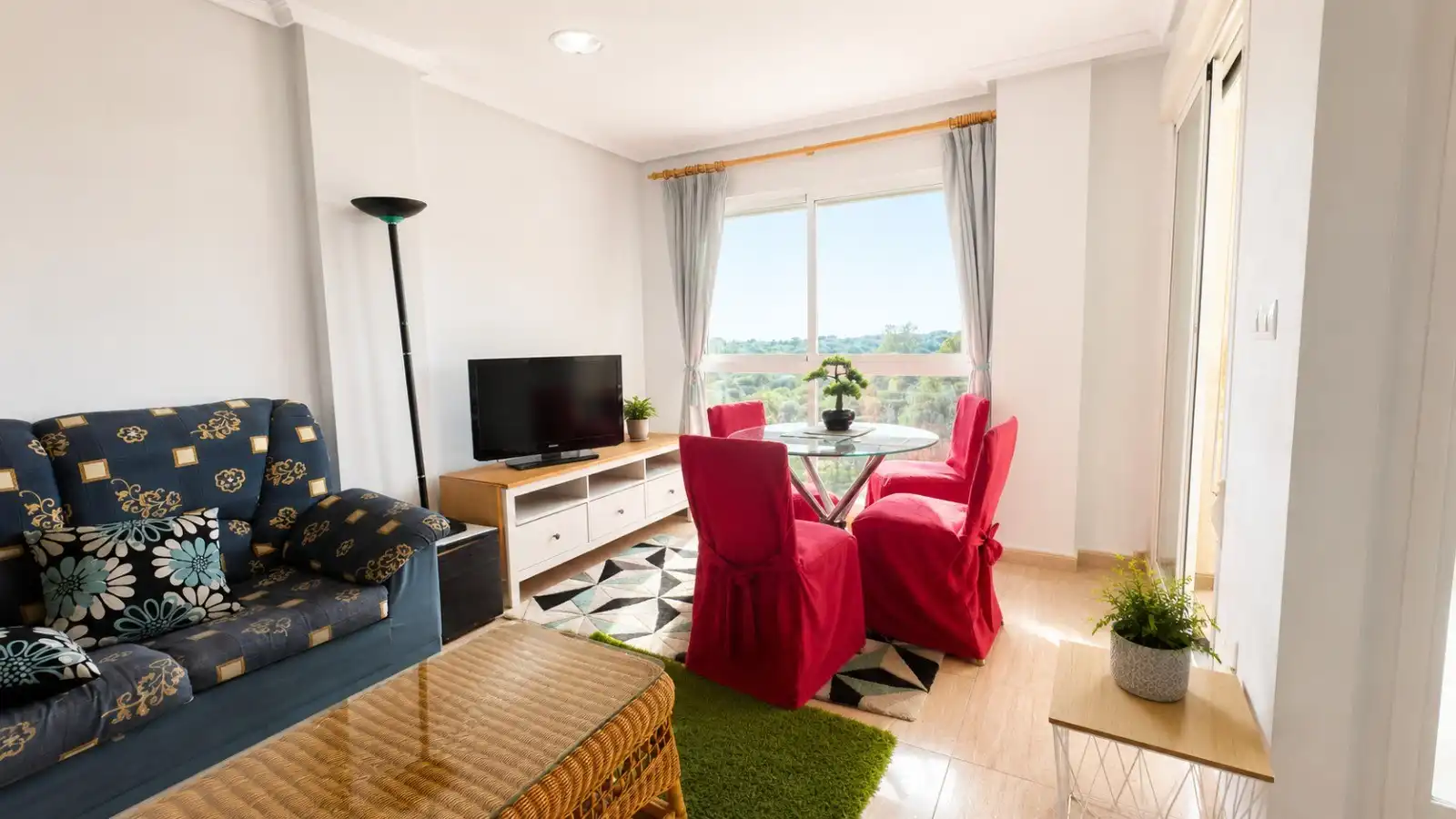 Living room of Flat for sale in Guardamar del Segura  with Terrace, Swimming Pool and Furnished