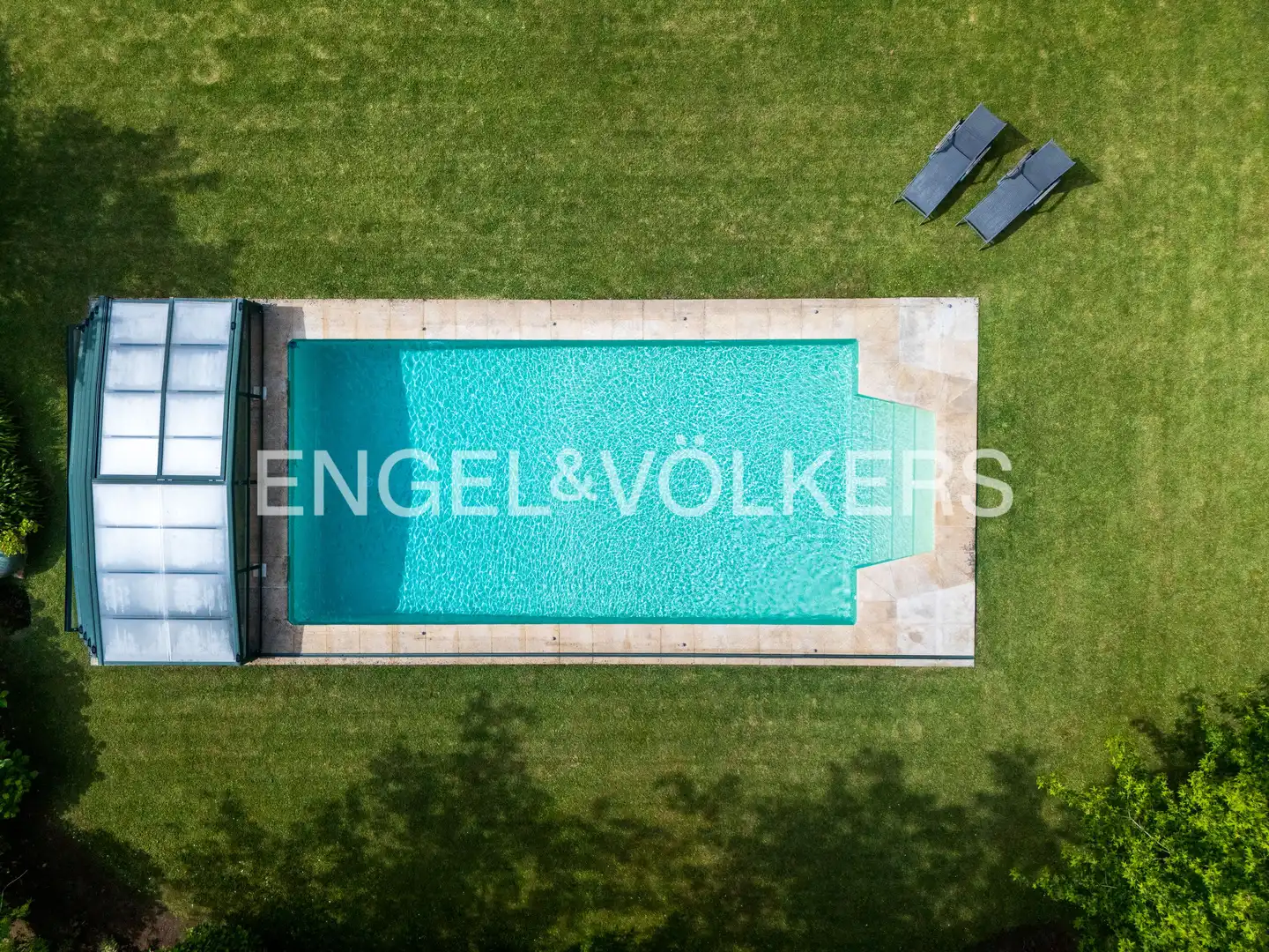 Piscina de Casa o xalet en venda en Nigrán amb Calefacció, Jardí privat i Terrassa
