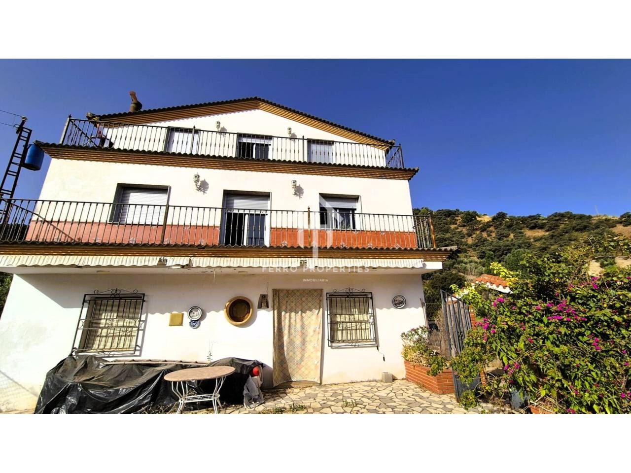 Vista exterior de Casa o xalet en venda en Algarinejo amb Jardí privat, Terrassa i Moblat