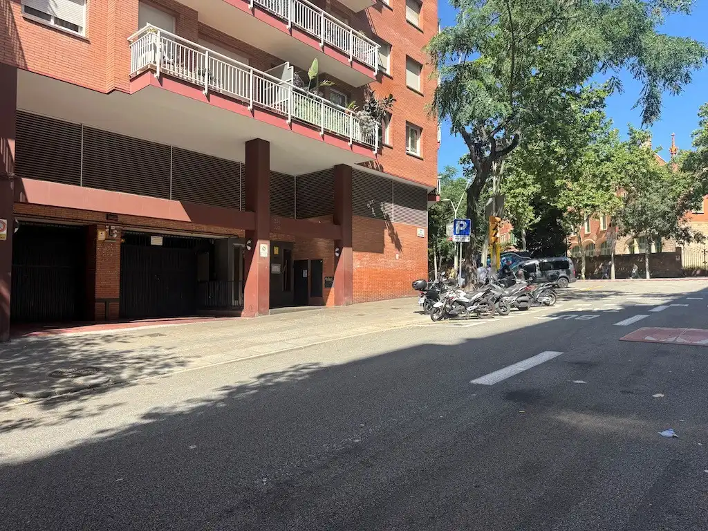 Parkplatz von Garage zur Miete in Barcelona