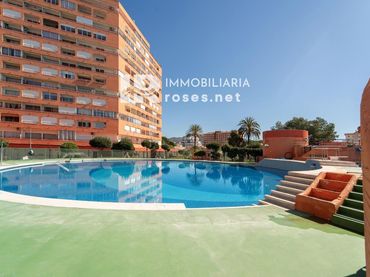 Flat with pool for sale in Del Cap Ponent