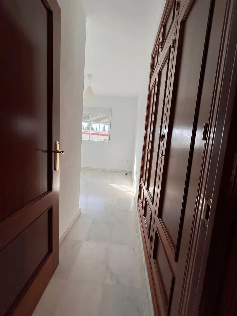 Casa aparellada amb piscina en venda a Colegio Europa, imagen 21