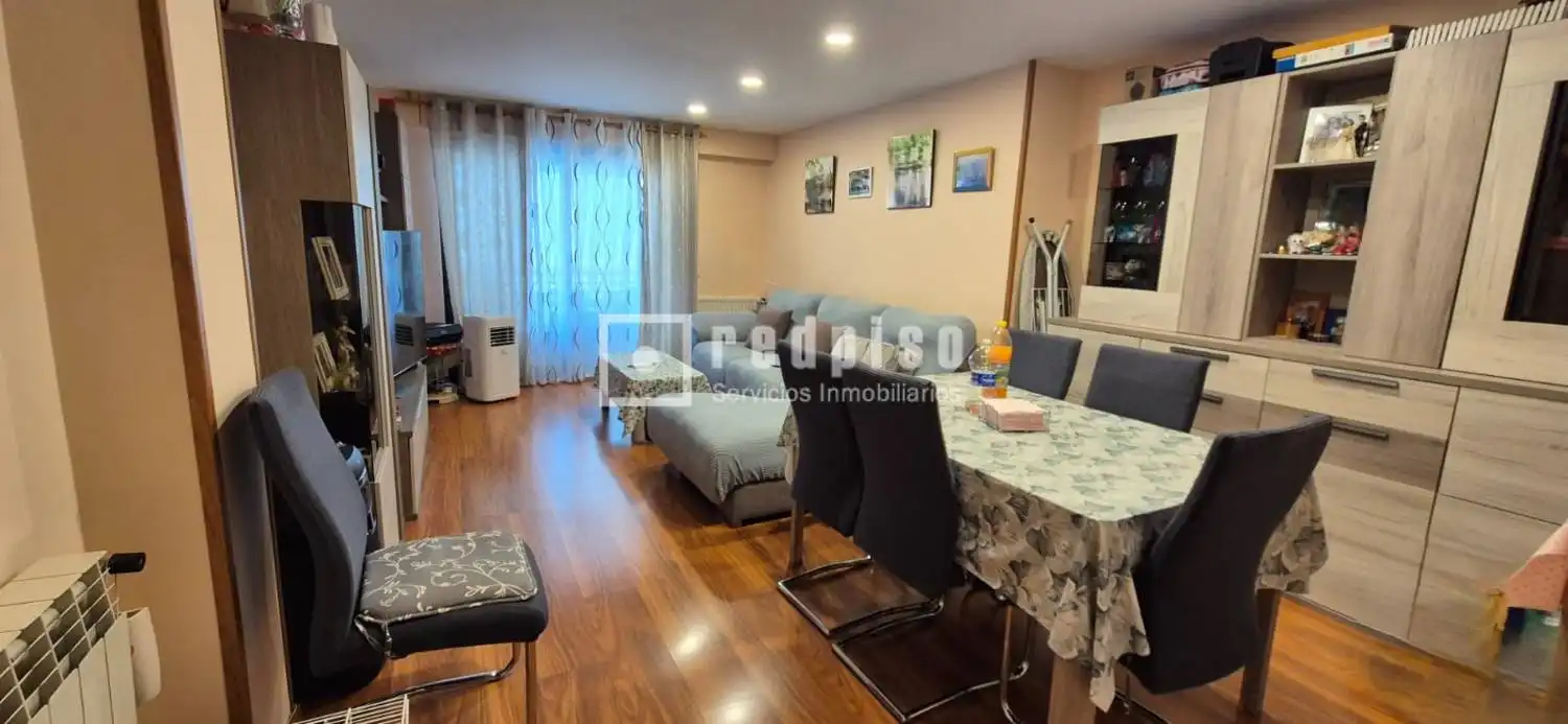 Sala de estar de Piso en venta en Galapagar con Calefacción, Terraza y Piscina