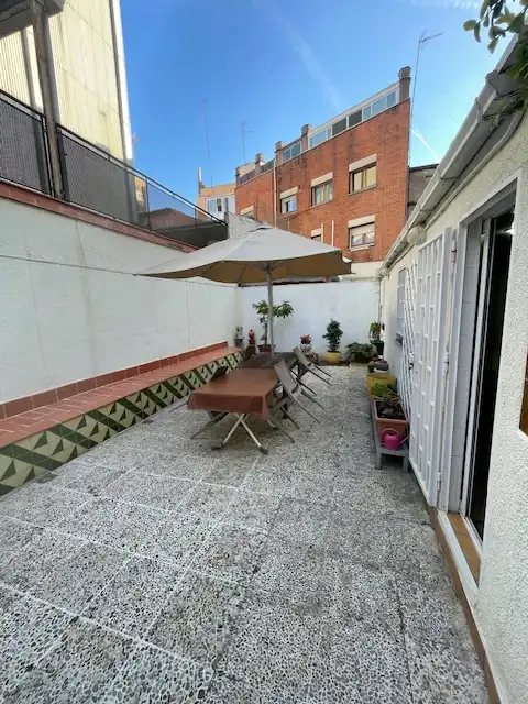 Terrasse von Einfamilien-Reihenhaus zum Verkauf in  Barcelona Capital mit Heizung