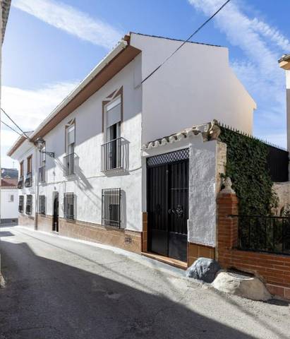 Casa adosada en Venta en Calle de Mariana Pineda en Lecrín