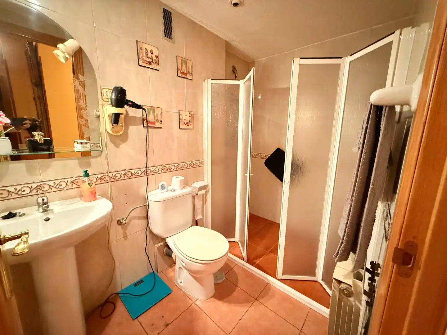 Badezimmer von Wohnung zum Verkauf in Madrid mit Heizung, Terrasse und Abstellraum