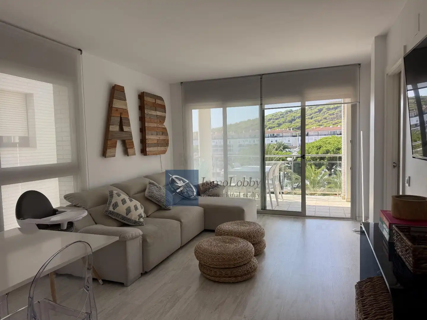 Sala de estar de Apartamento de alquiler en Castell d'Aro, Platja d'Aro i s'Agaró con Aire acondicionado, Calefacción y Terraza