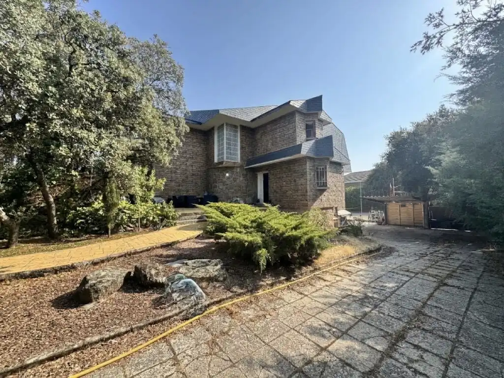 Villa mit Garten zum Verkauf in Navalquejigo - Los Arroyos