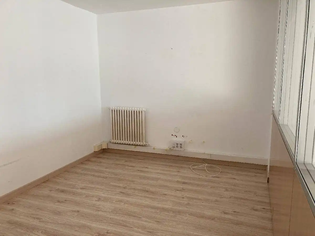 Bedroom of Office for rent in Bilbao 