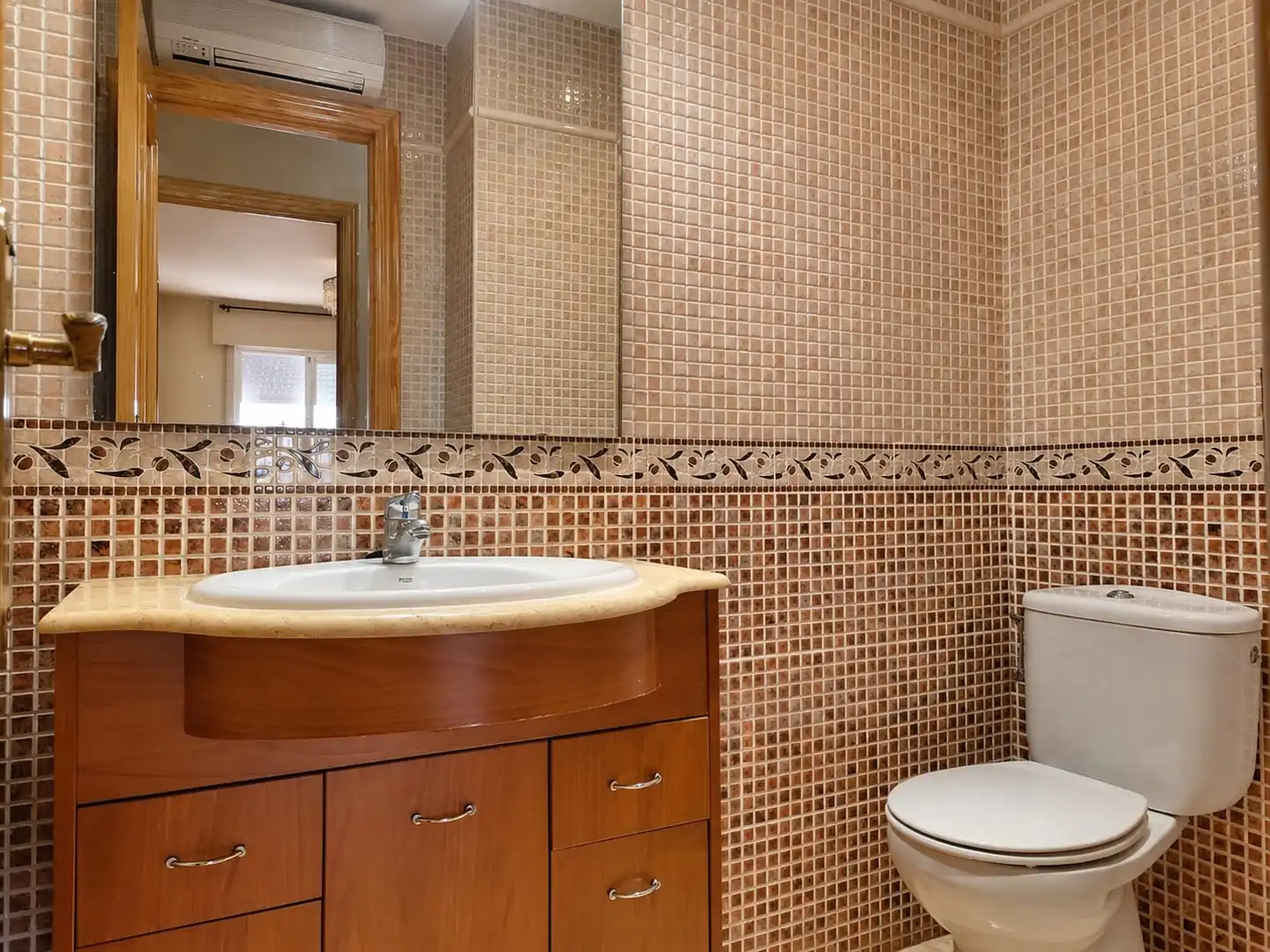 Bathroom of Flat for sale in Marbella  with Air Conditioner and Terrace
