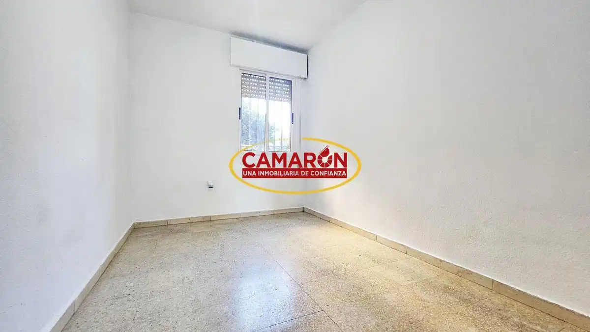 Dormitori de Planta baixa en venda en Sevilla amb Terrassa, Balcó i Piscina comunitària