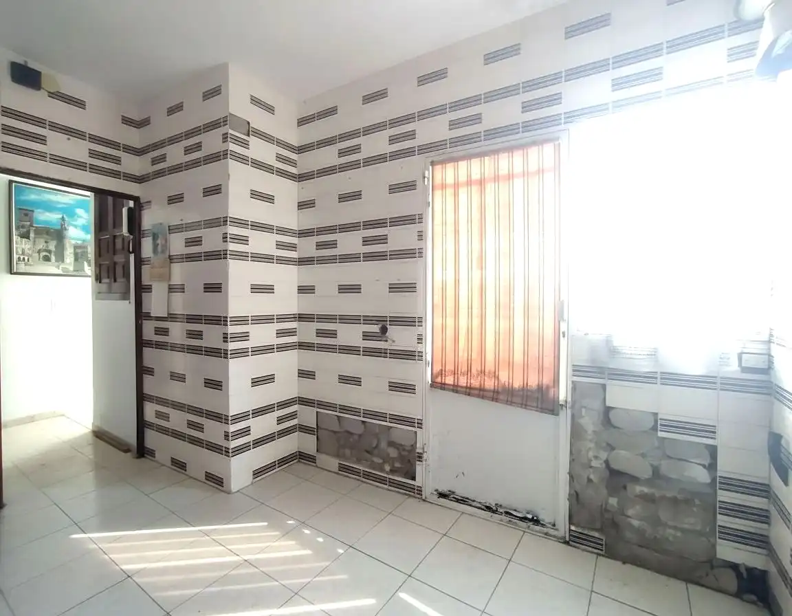 Schlafzimmer von Einfamilien-Reihenhaus zum Verkauf in Trujillo mit Terrasse und Balkon