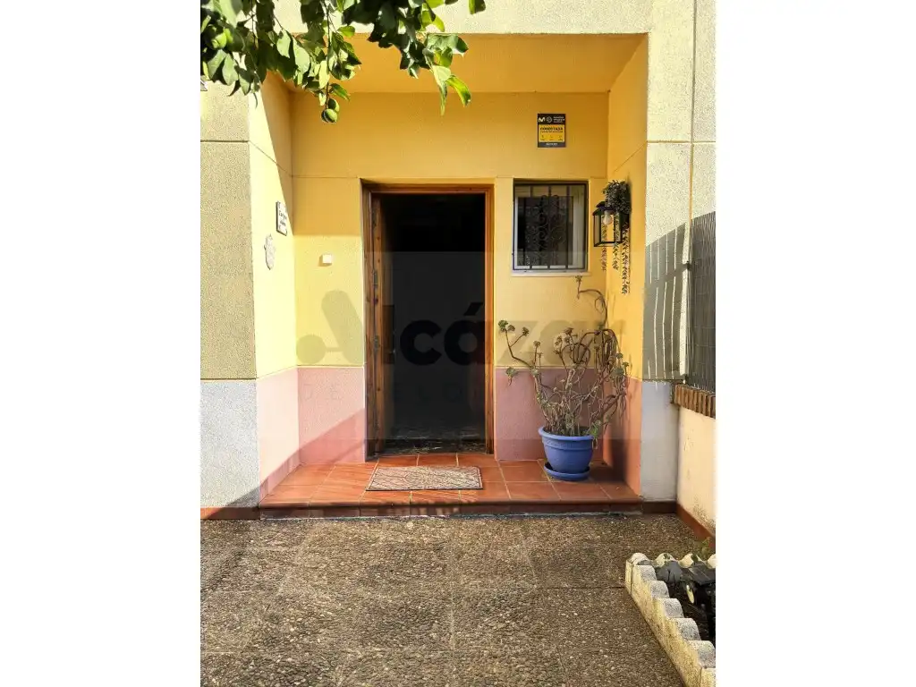 Vista exterior de Casa adosada en venta en Mairena del Alcor con Aire acondicionado y Terraza
