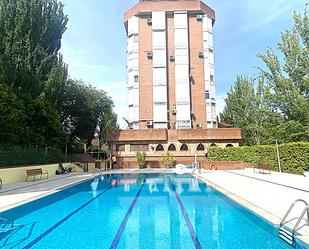 Piscina de Pis en venda en  Madrid Capital amb Aire condicionat, Calefacció i Parquet