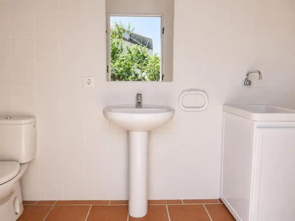 Baño de Casa o chalet en venta en Hinojos con Aire acondicionado, Jardín privado y Terraza