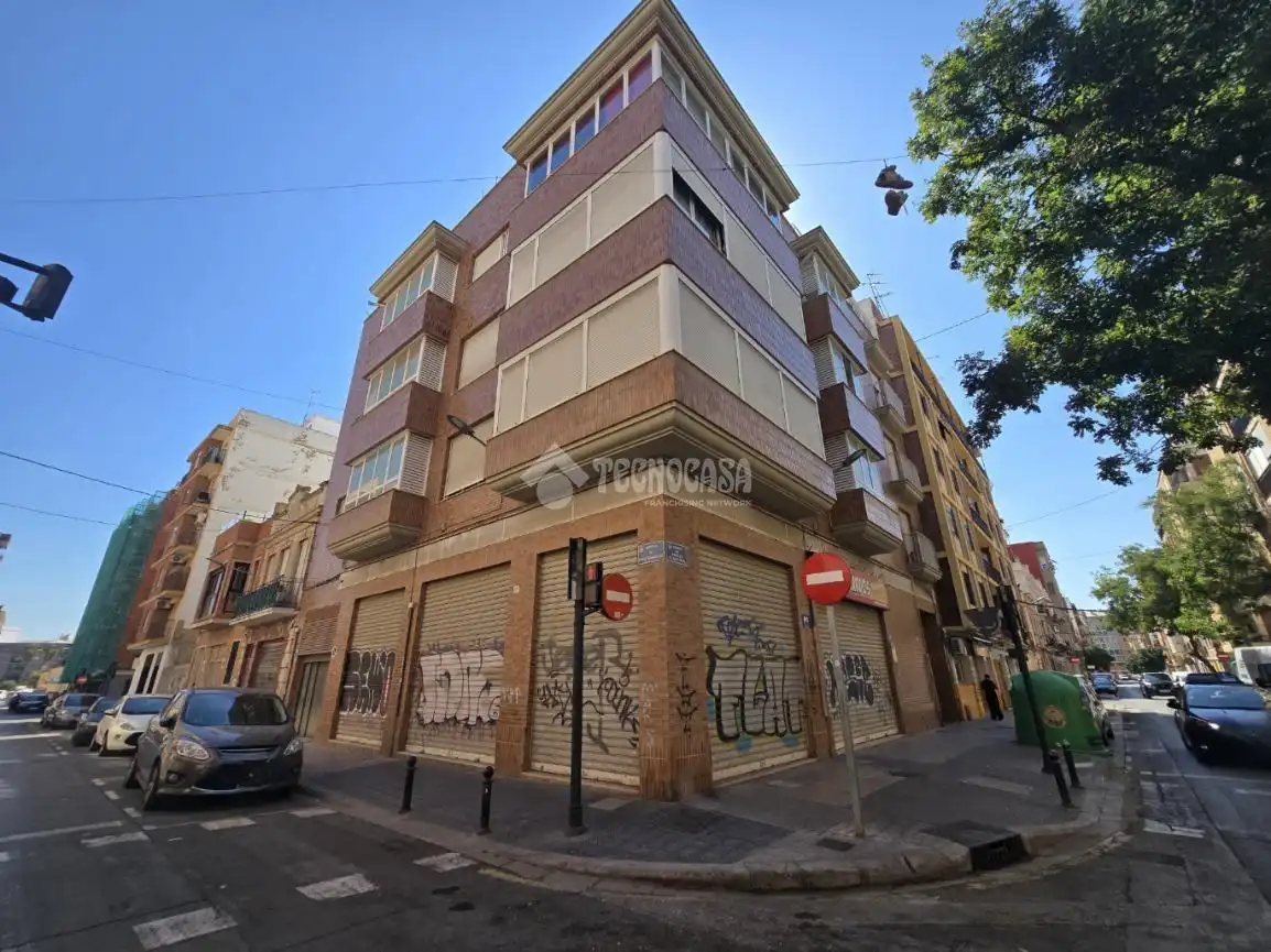 Exterior view of Garage for sale in Valencia