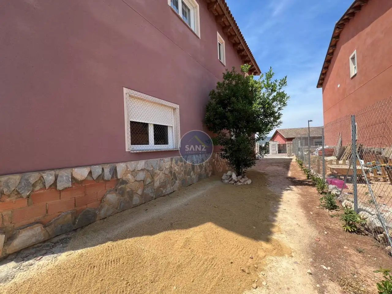 Vista exterior de Casa o chalet en venta en L'Énova con Aire acondicionado, Jardín privado y Terraza