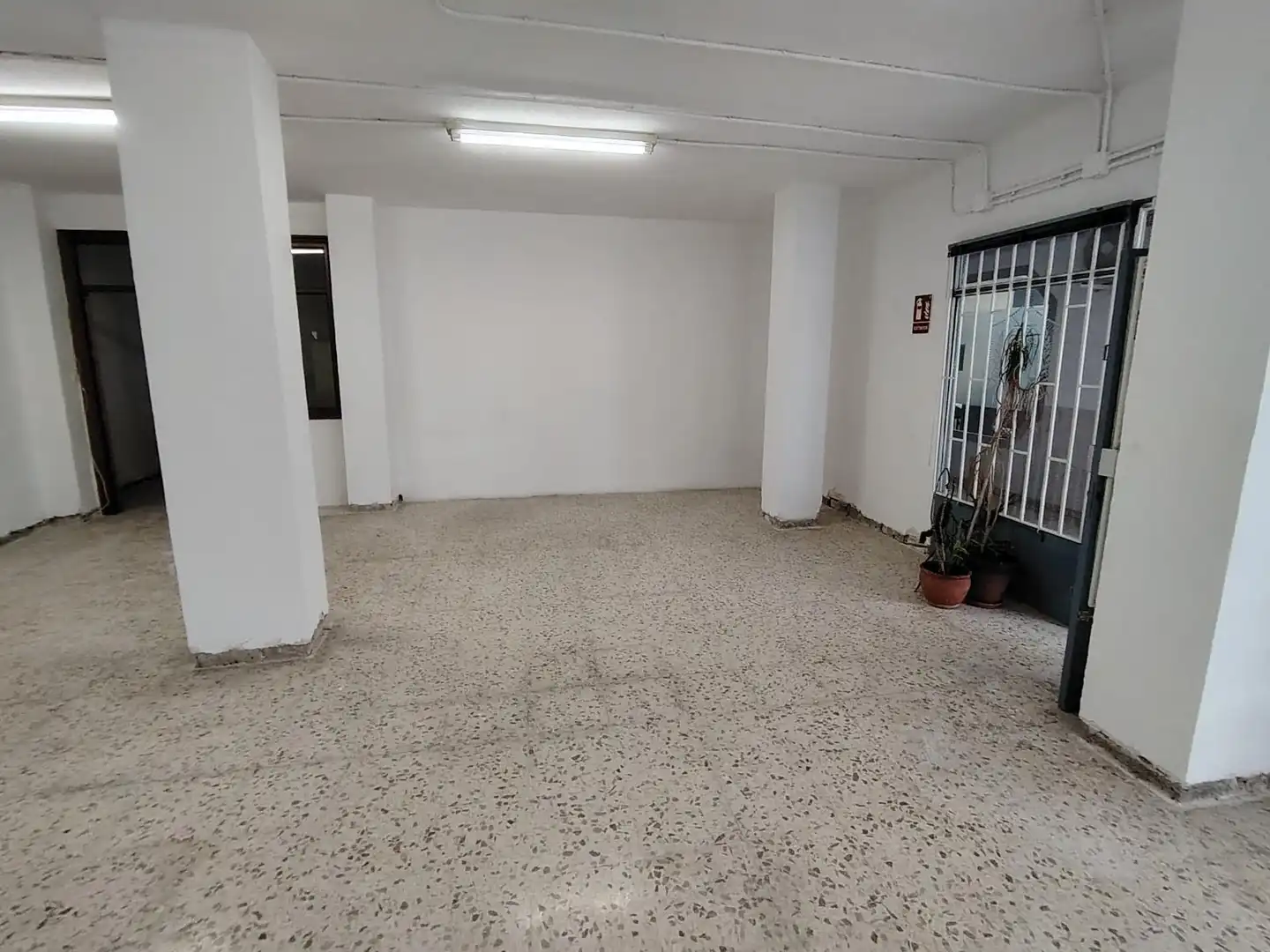 Business premises to rent in Avenida Andalucía 39, imagen 2