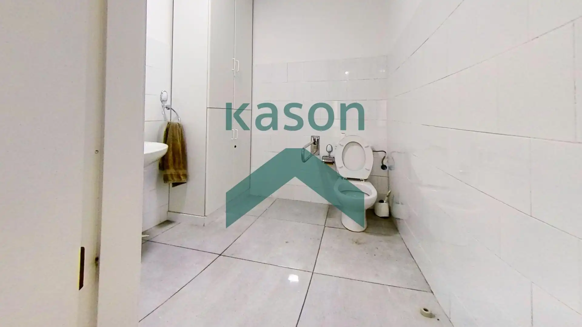 Baño de Local de alquiler en Madrid con Aire acondicionado