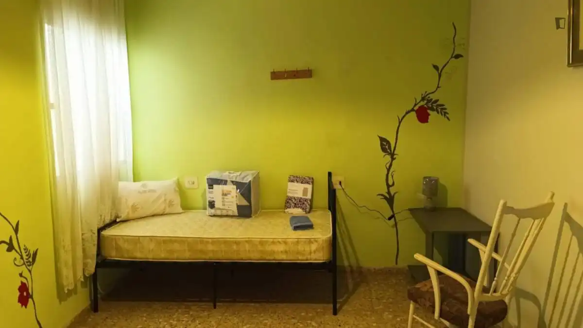 Dormitori de Apartament per a compartir en Castellón de la Plana / Castelló de la Plana amb Moblat, Forn i Rentadora