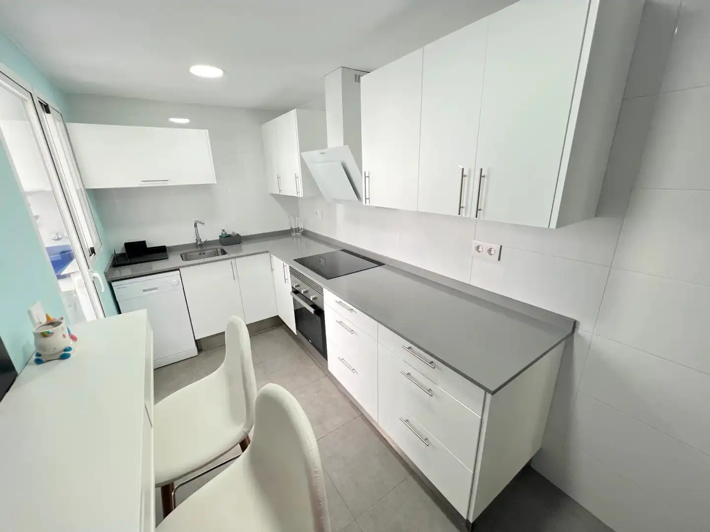 Kitchen of Flat for share in Benicalap