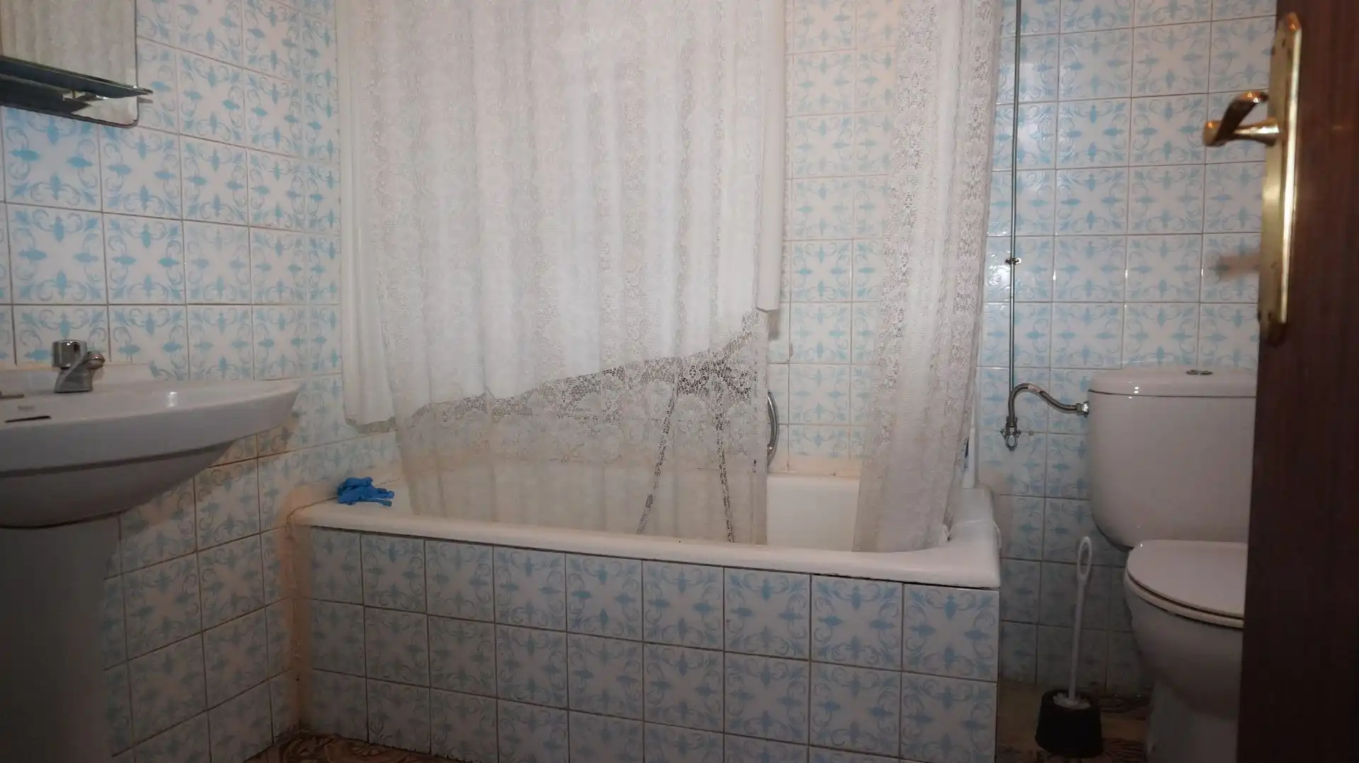 Baño de Casa adosada en venta en Motril con Terraza, Trastero y Amueblado
