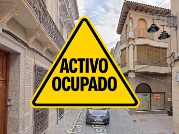 Casa con balcón en venta en Jumilla