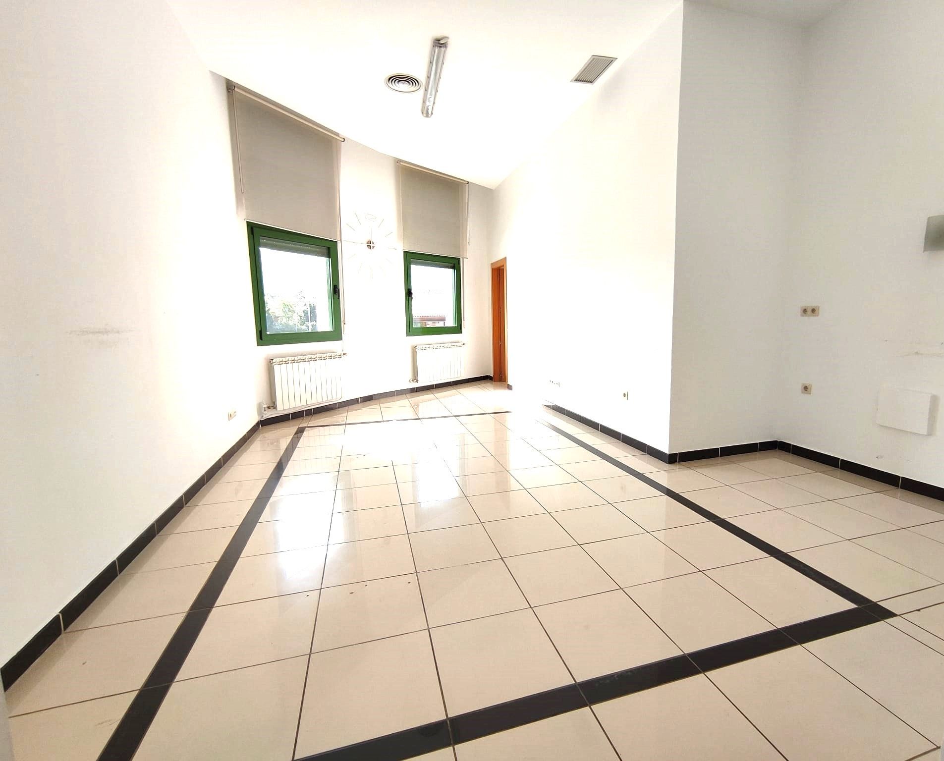 Oficina en venda en Moralzarzal amb Calefacció