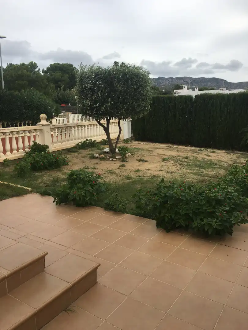 Casa adosada de alquiler en Calafat