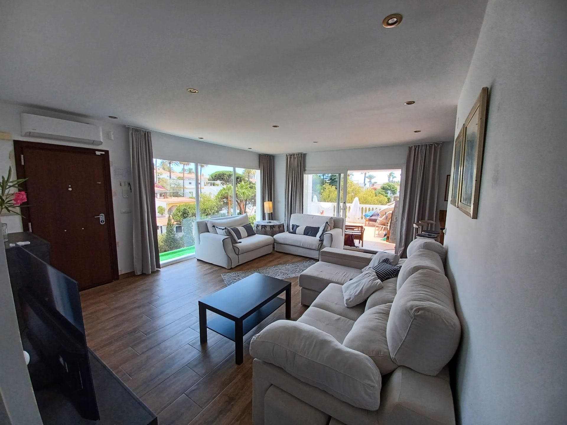 Sala d'estar de Casa o xalet de lloguer en Mijas amb Aire condicionat, Terrassa i Moblat