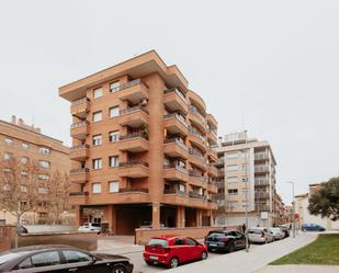 Vista exterior de Pis de lloguer en  Huesca Capital amb Calefacció, Terrassa i Balcó