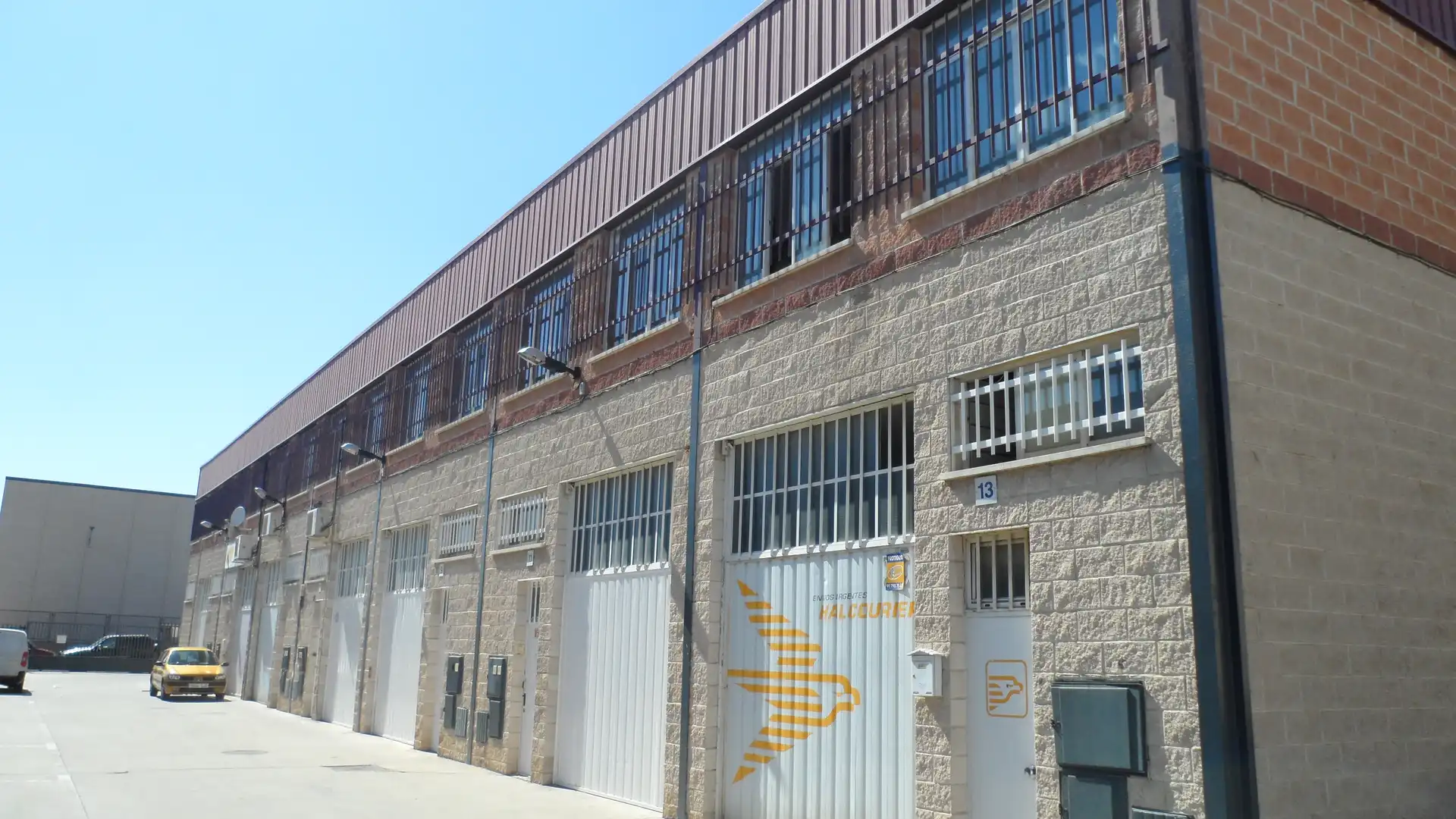 Exterior view of Industrial buildings for rent in Madrid