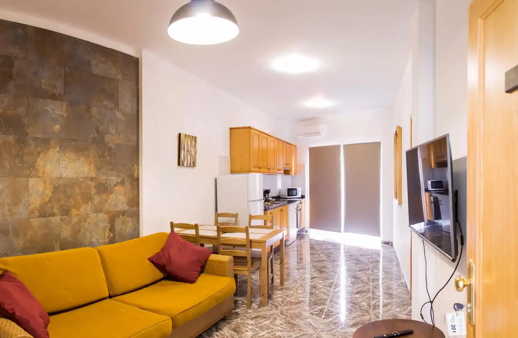 Wohnzimmer von Wohnung zur Miete in La Aldea de San Nicolás  mit Klimaanlage und Balkon