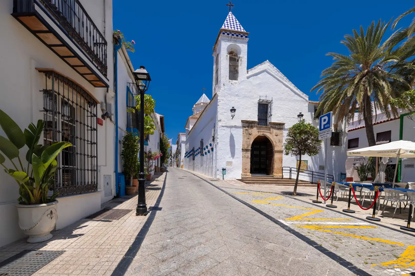Vista exterior de Edifici en venda en Marbella