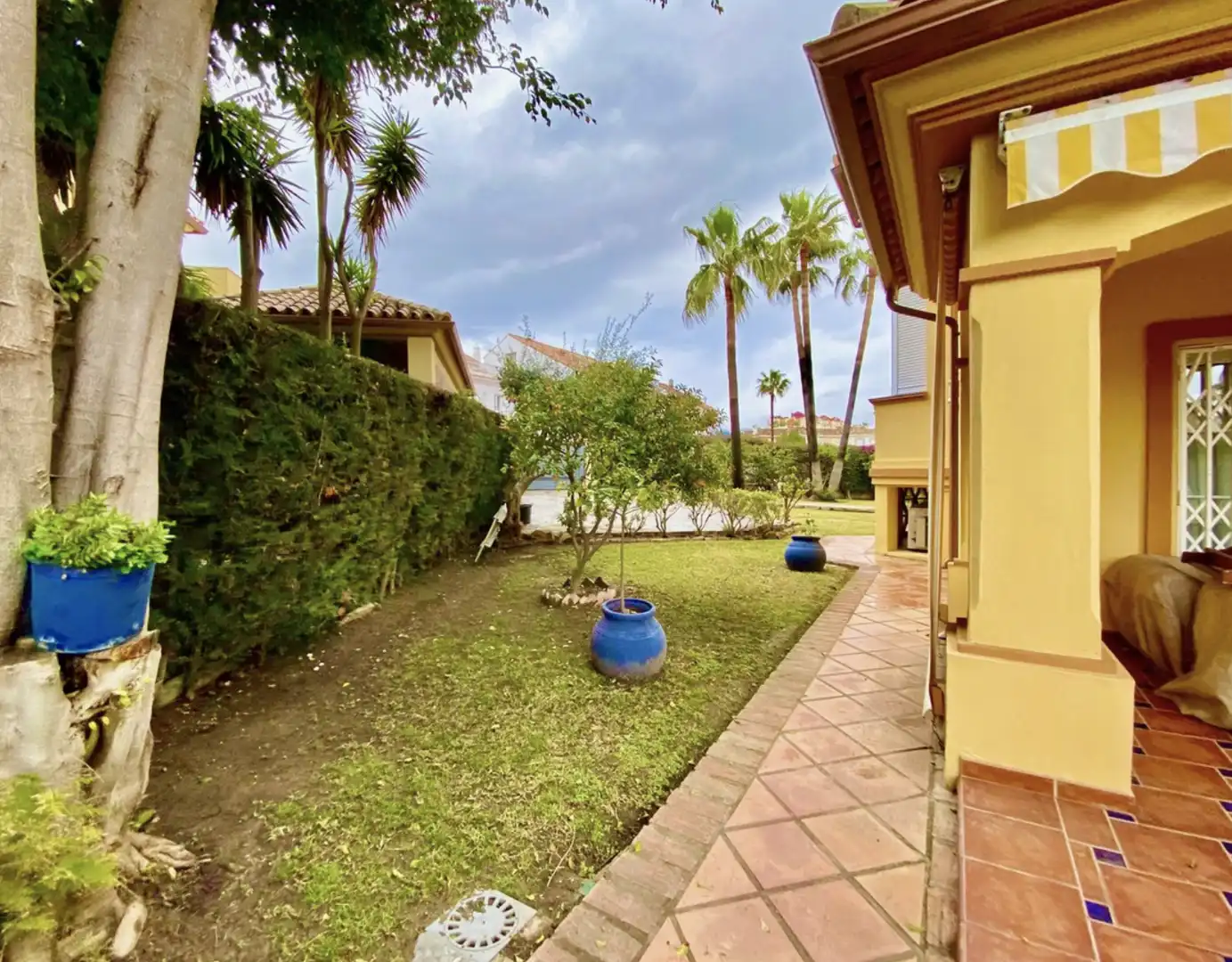 Jardí de Casa o xalet en venda en Estepona amb Aire condicionat, Calefacció i Jardí privat