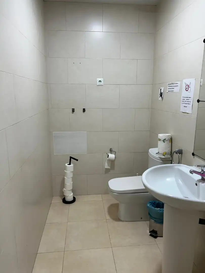 Baño de Local de alquiler en Llinars del Vallès