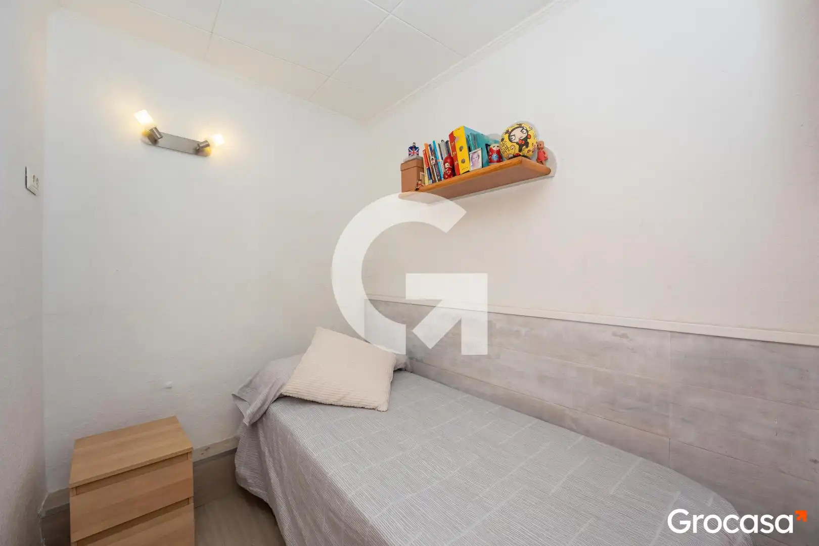 Schlafzimmer von Dachboden zum Verkauf in Cornellà de Llobregat mit Klimaanlage, Heizung und Terrasse