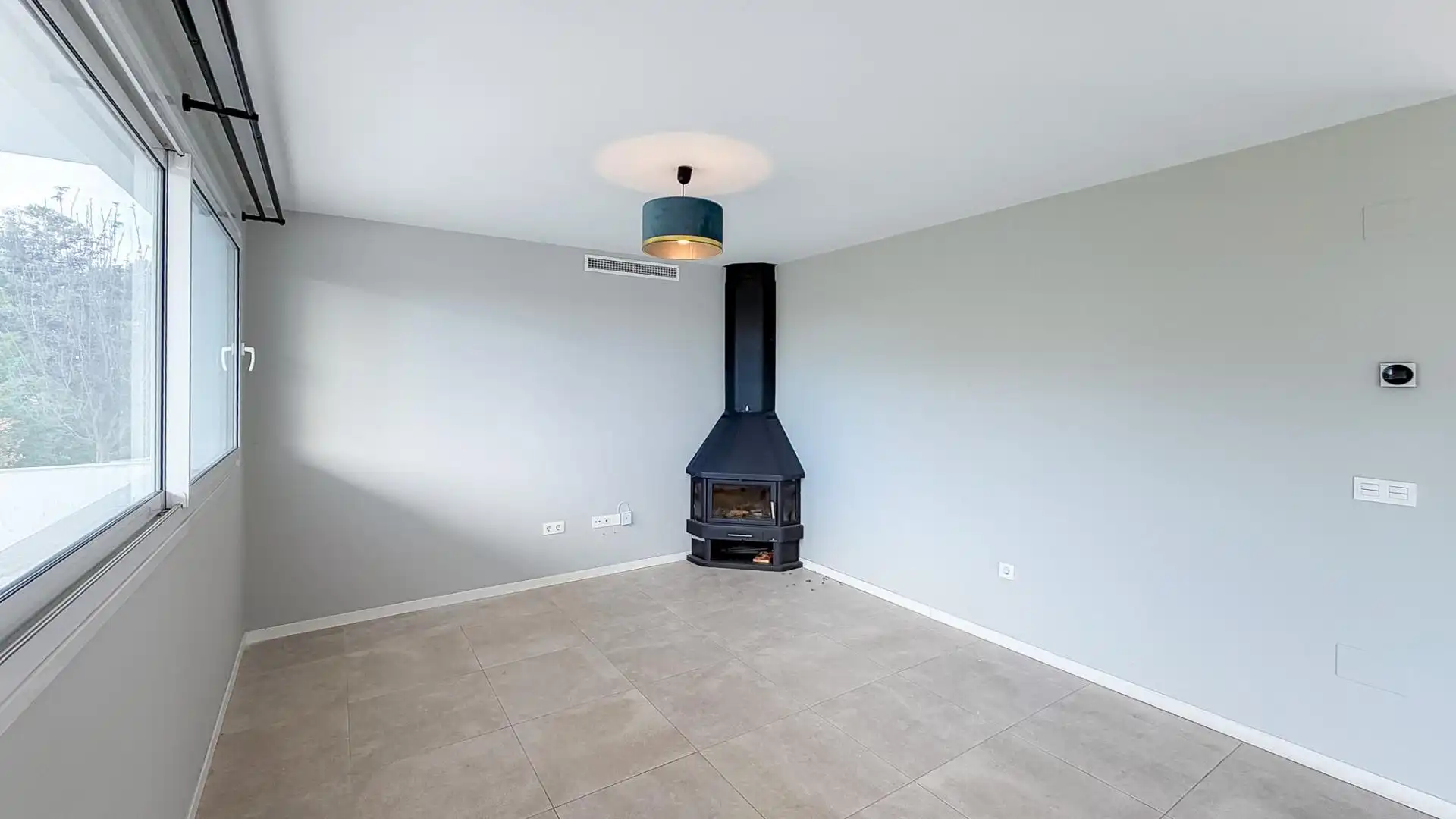 Sala d'estar de Casa o xalet en venda en Benalmádena amb Aire condicionat, Jardí privat i Terrassa