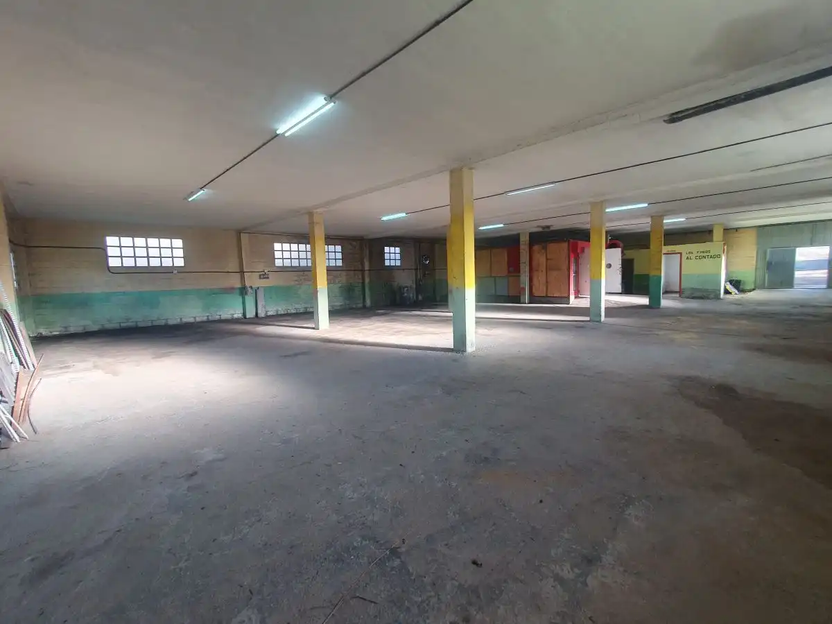 Industrial buildings for rent in Grado