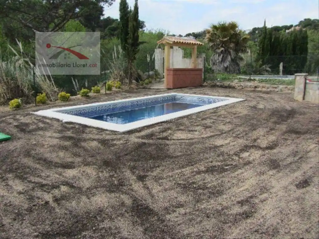 Houses for sale in Calle Grèvol, 41, Aiguaviva Parc