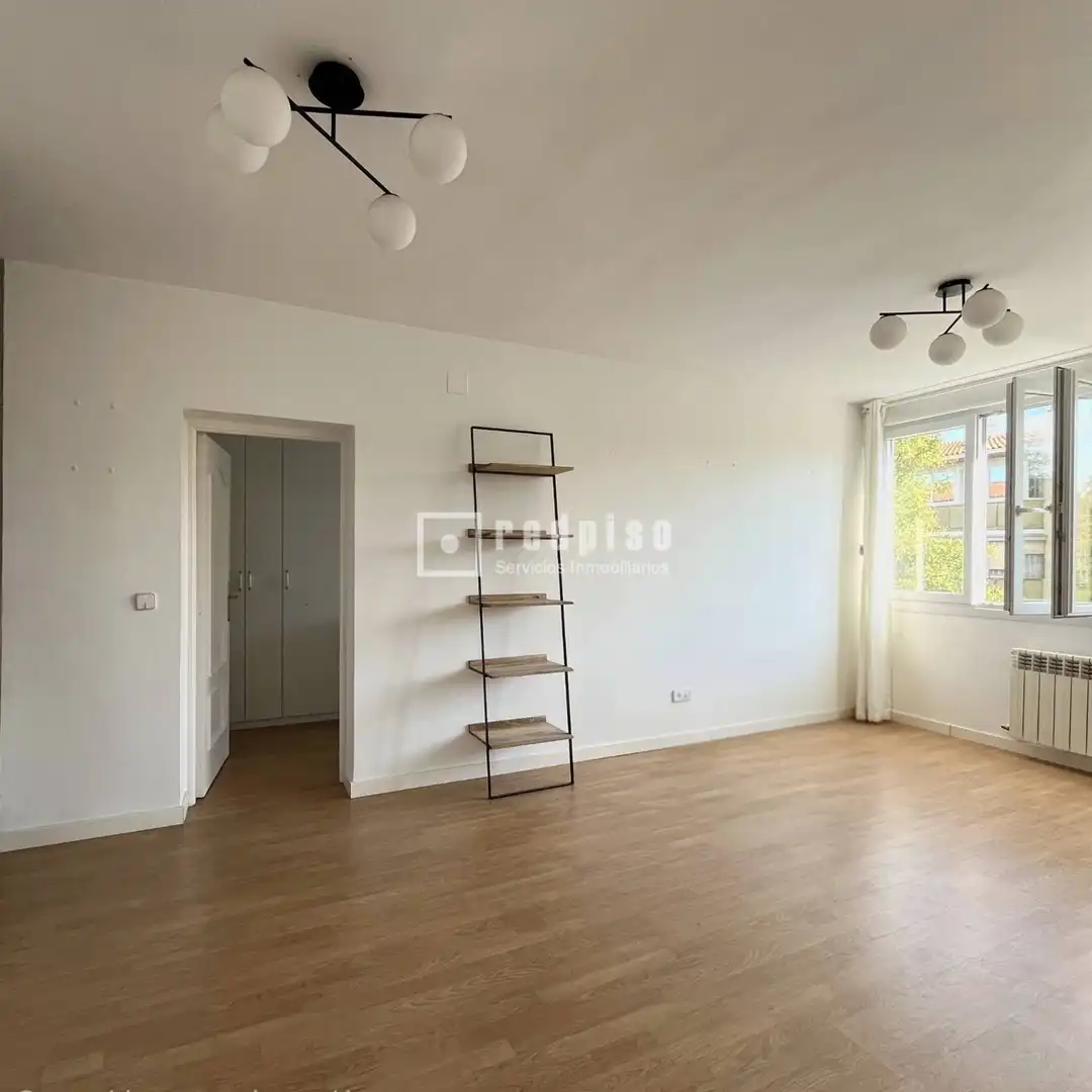 Habitación de Piso de alquiler en Madrid con Aire acondicionado, Calefacción y Amueblado