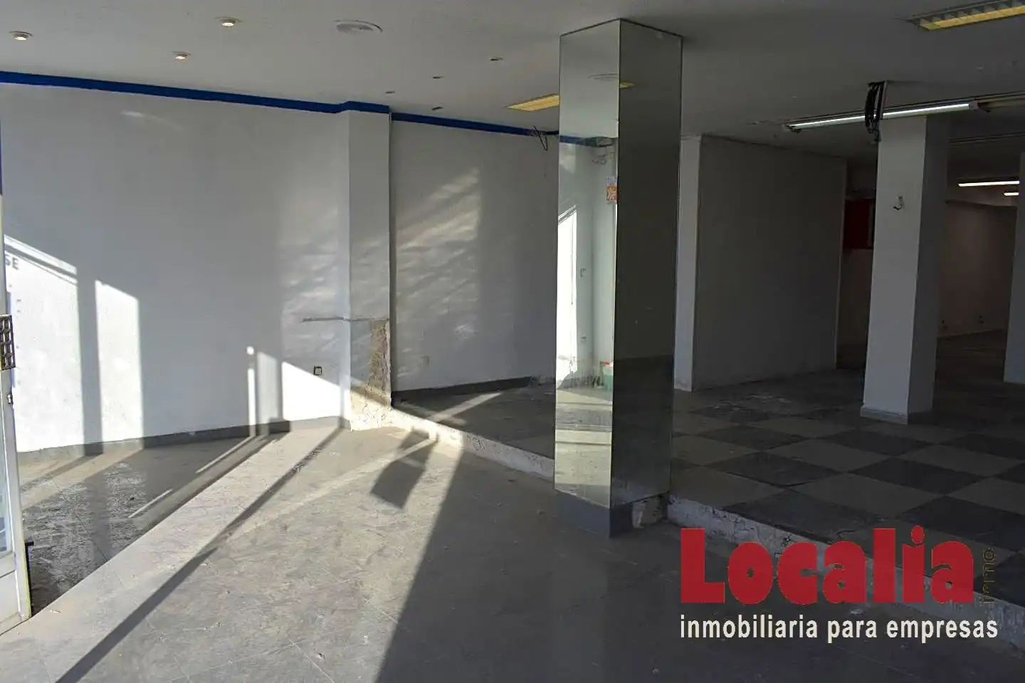 Locale commerciale in vendita a Cuatro Caminos, imagen 3