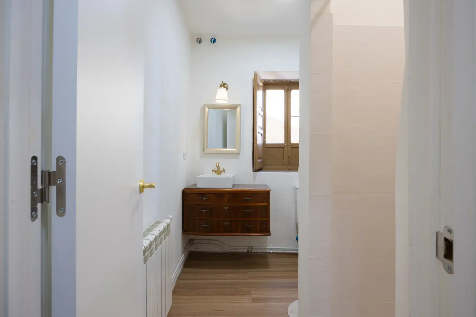 Baño de Casa o chalet en venta en El Puente del Arzobispo con Aire acondicionado, Calefacción y Jardín privado