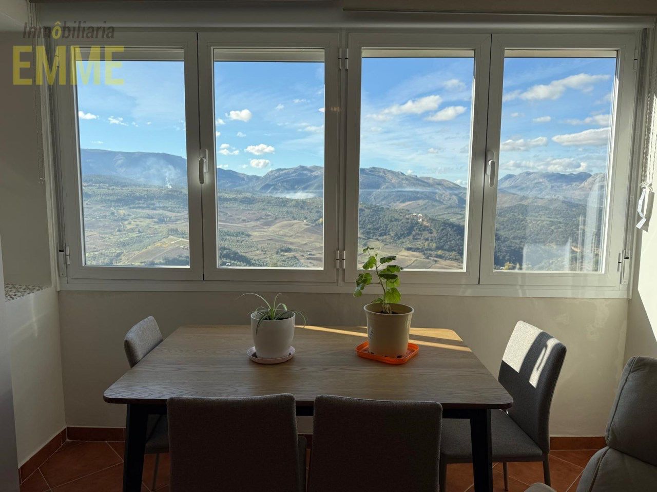 Menjador de Pis de lloguer en Ronda amb Aire condicionat, Moblat i Forn