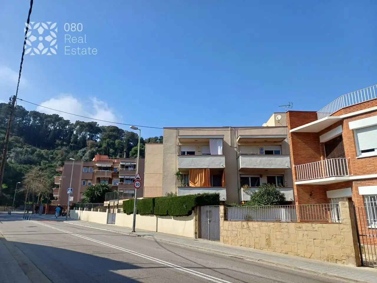 Außenansicht von Wohnung zum Verkauf in Barcelona mit Terrasse und Gemeinschaftspool