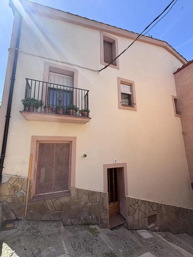Vista exterior de Casa o xalet en venda en Oliana amb Calefacció i Moblat