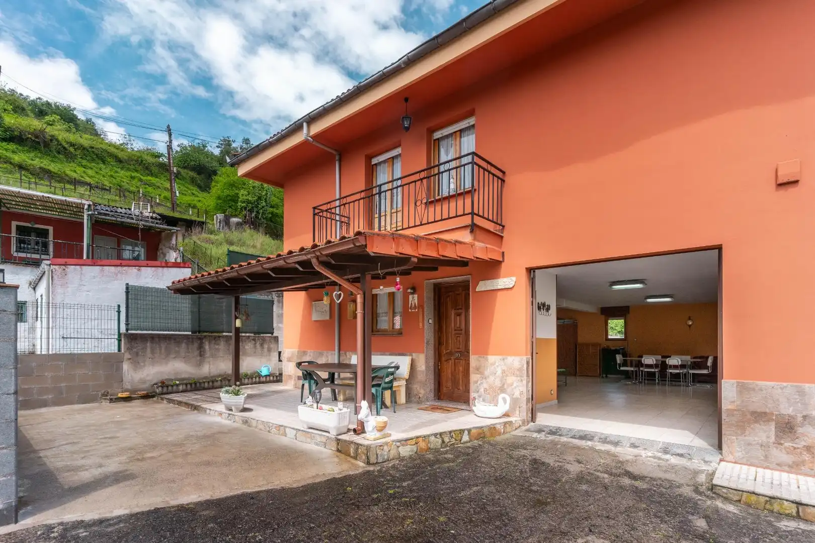 Casa con terraza en venta en NOAL LA 11