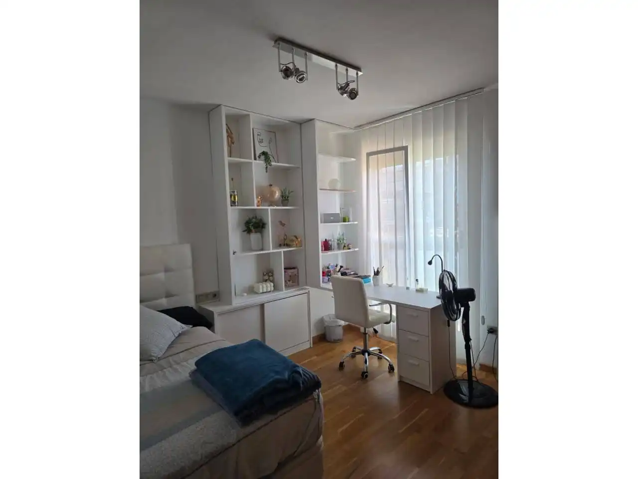 Dormitori de Casa adosada en venda en Castellón de la Plana / Castelló de la Plana amb Aire condicionat, Calefacció i Jardí privat